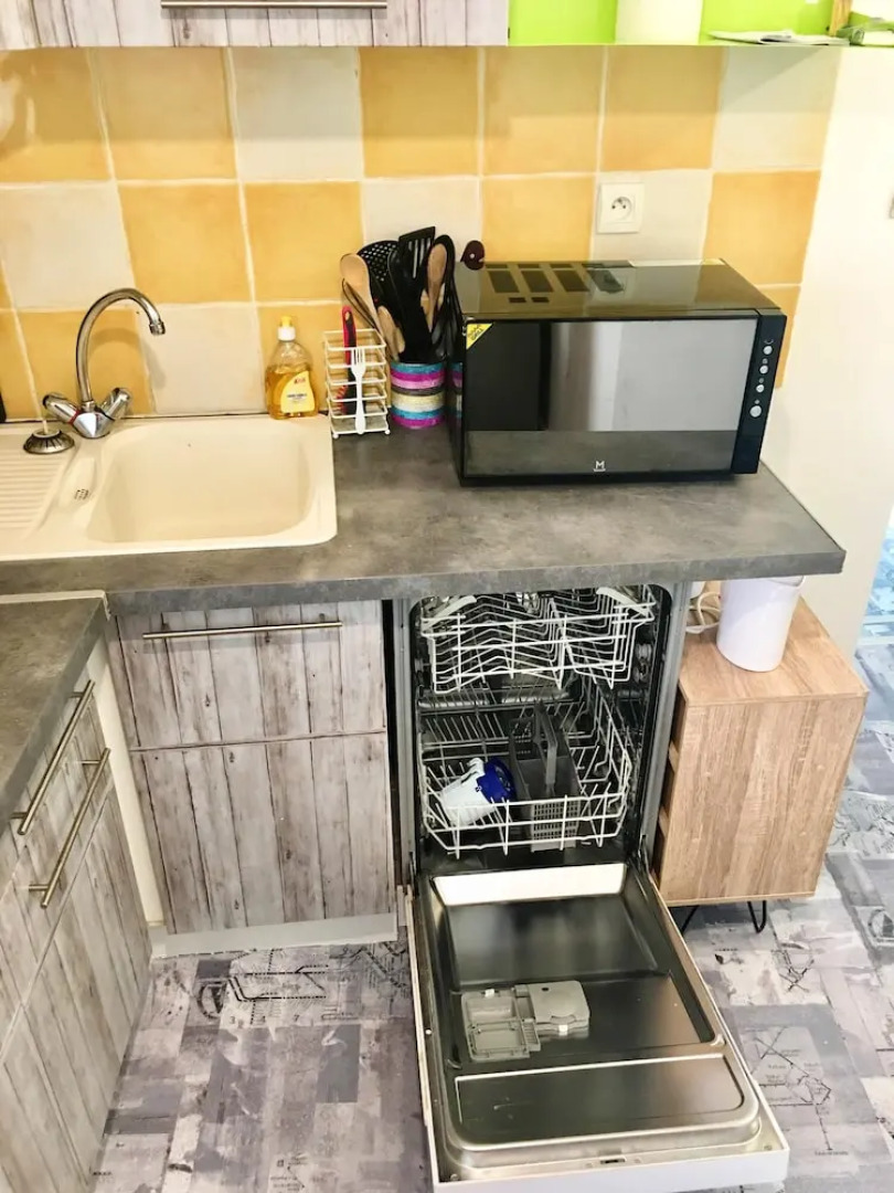 Apartment With one Bedroom in Frontignan, With Wonderful City View and Wifi - 1 km From the Beach