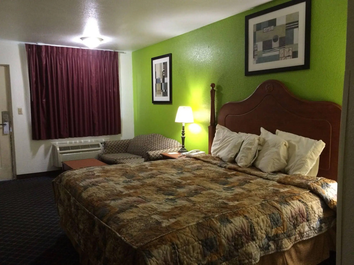 Royal Inn - Richmond Hill