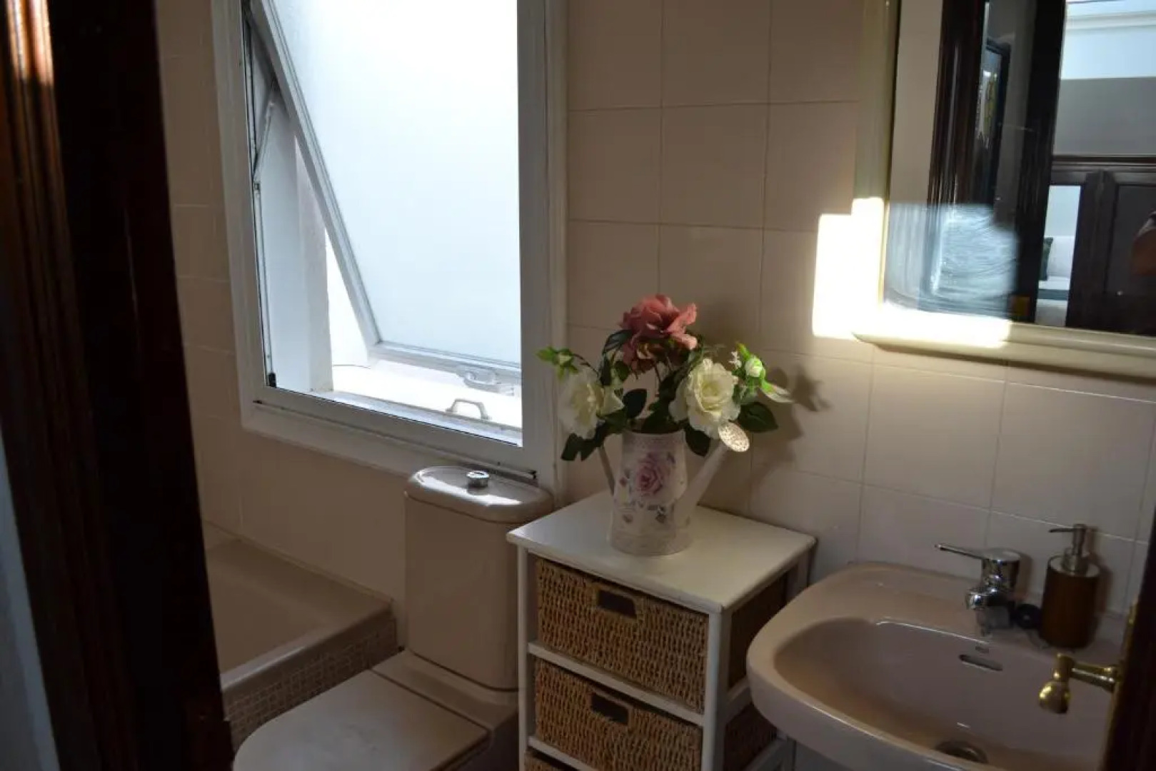 O POLEIRO, A 800 metros de playa america