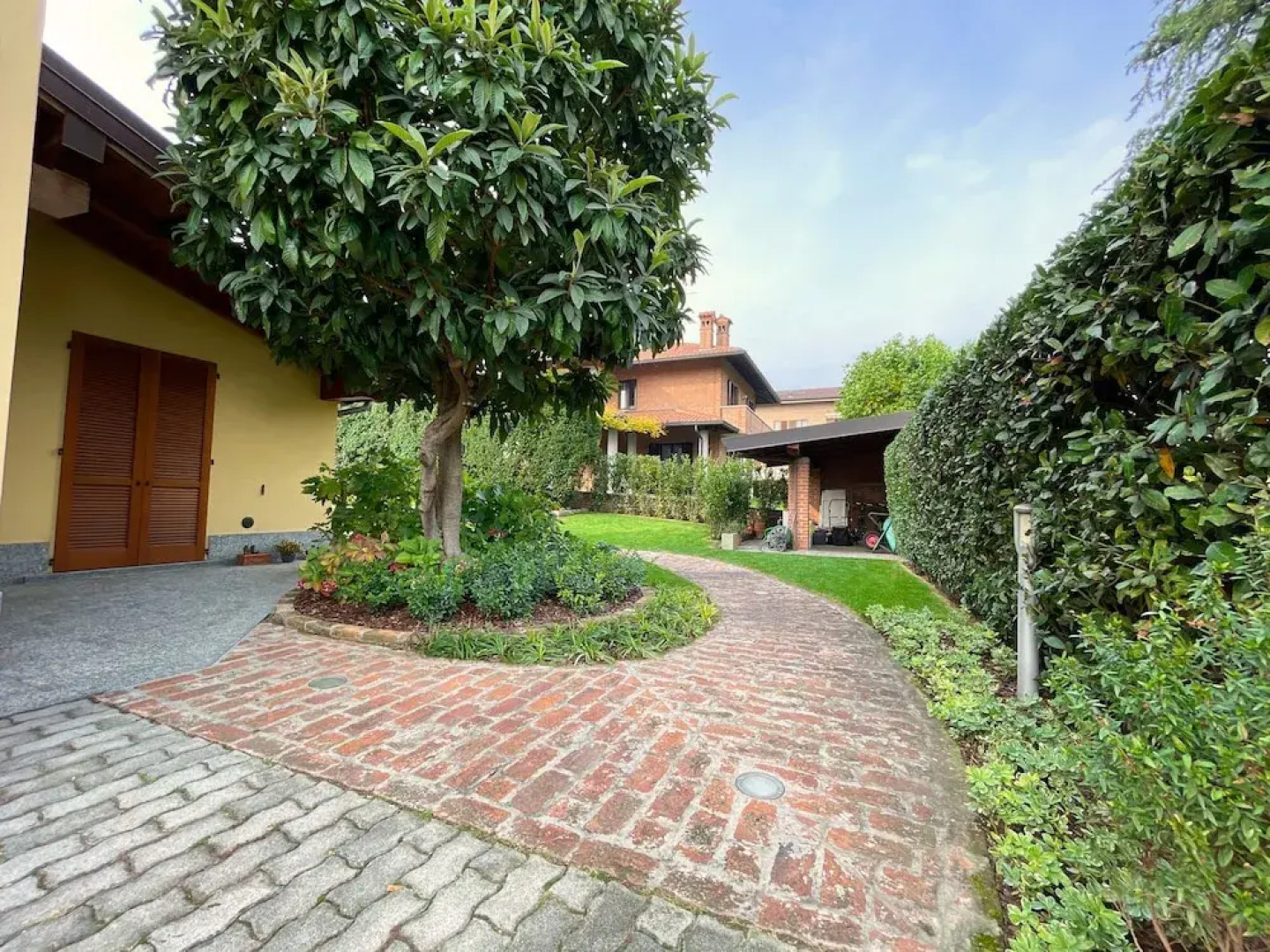 Modern Apartment, Private Garden, 25km From Milan