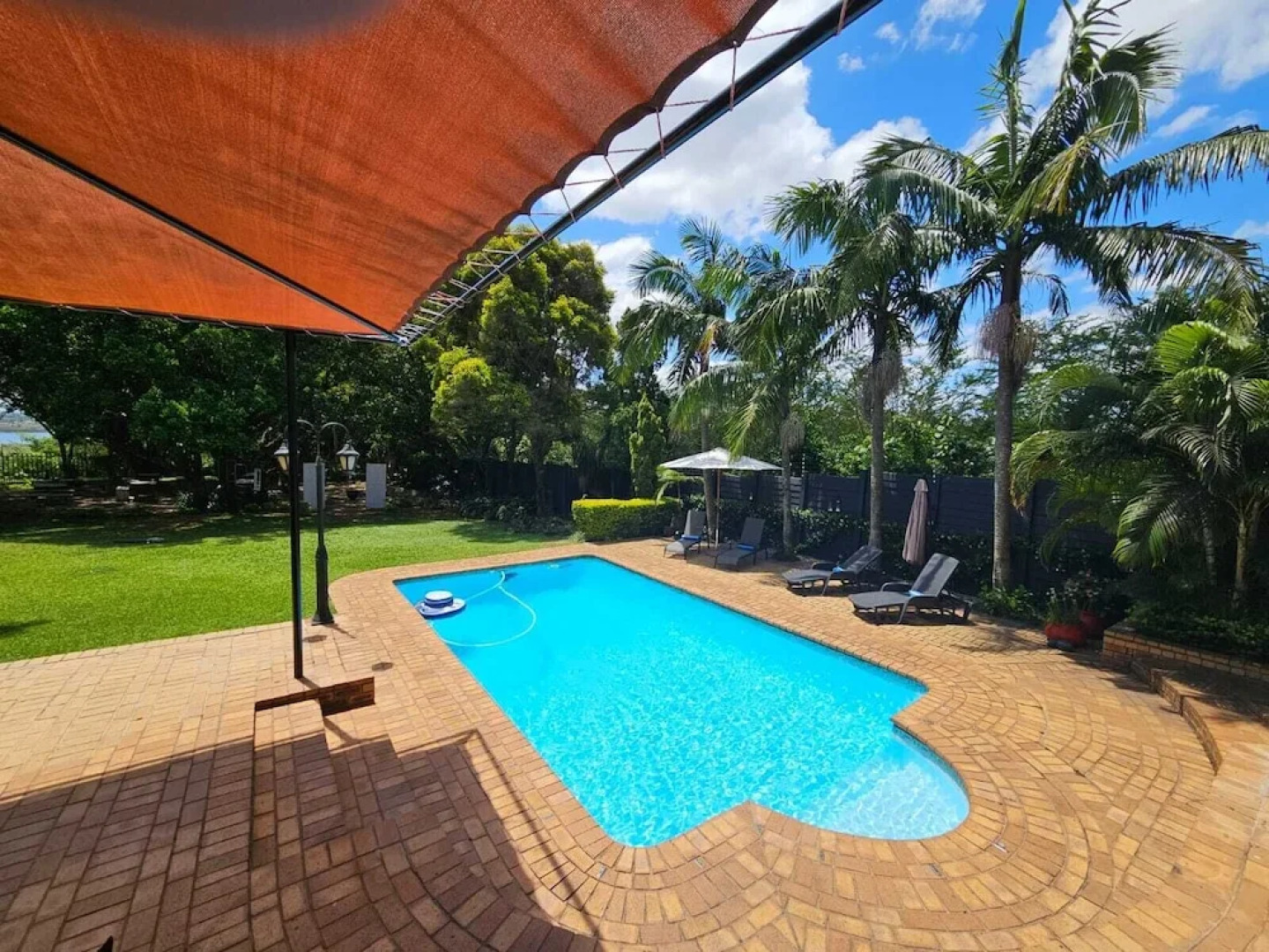 Hillton Manor Guest House