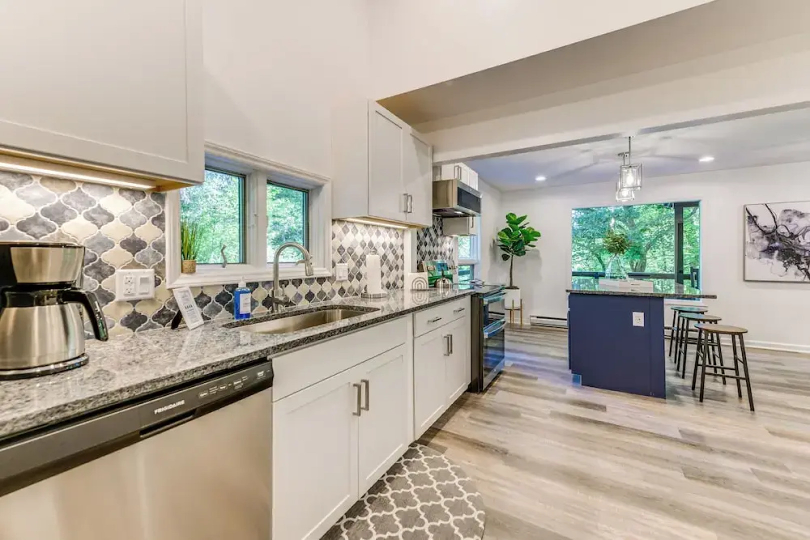 Modern Waynesville Cabin ~ 9 Mi to Lake Junaluska!