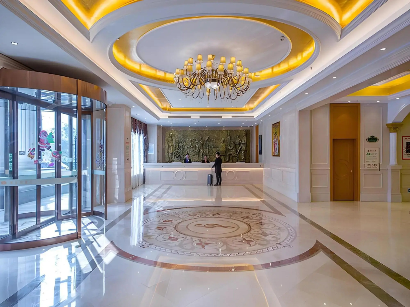Vienna Hotel (Xiantao Huanggong)