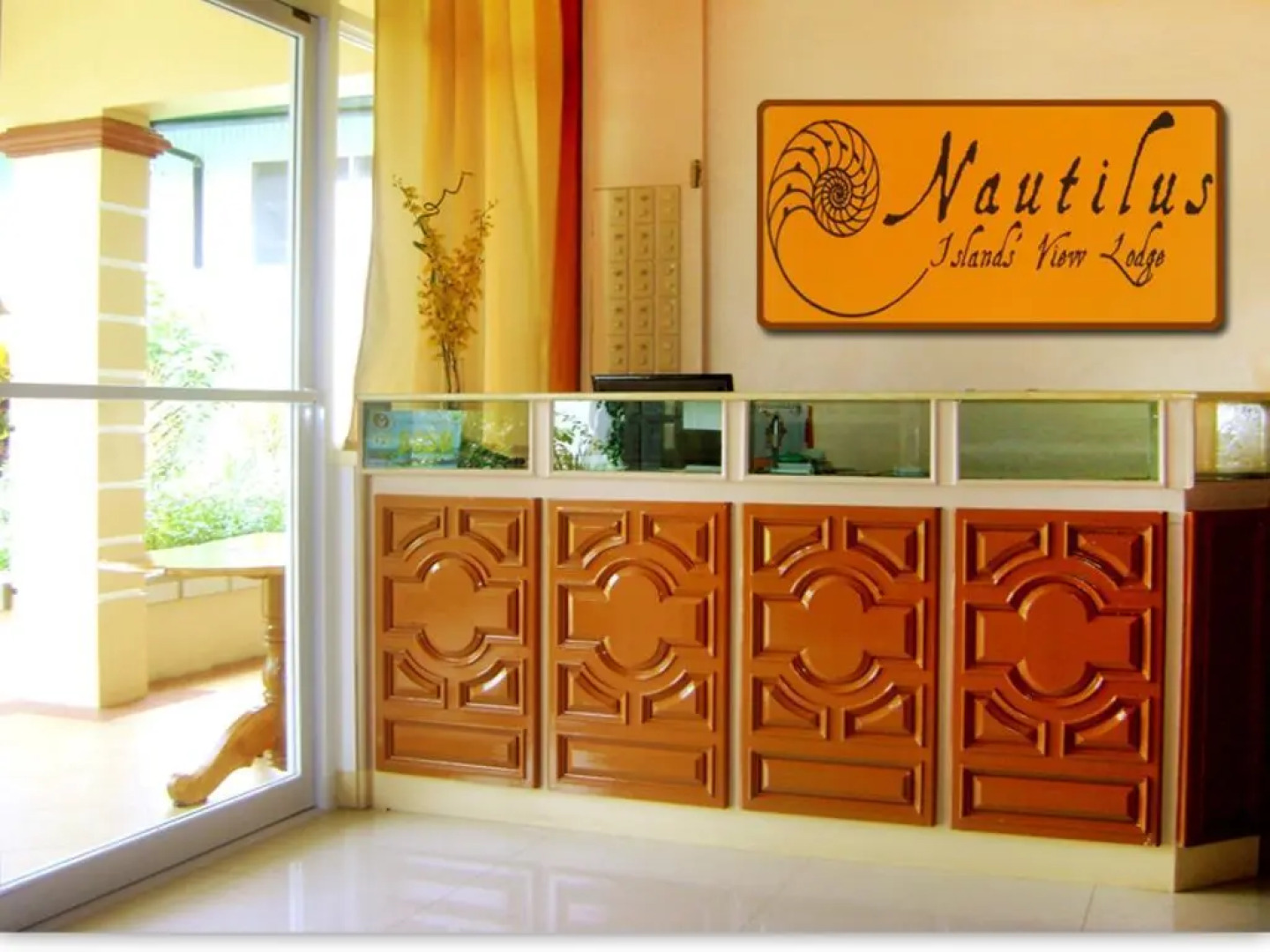 Nautilus Islands View Lodge