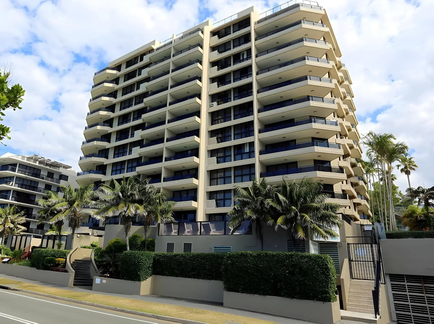 Clubb Coolum Beach Resort