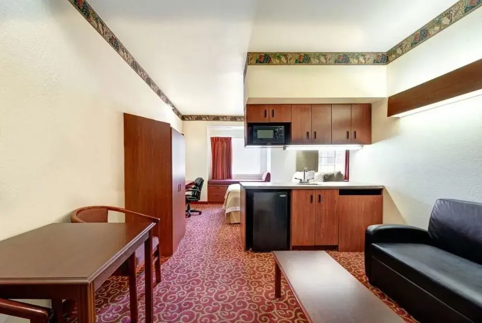 Days Inn and Suites Plano Medical Center Dallas