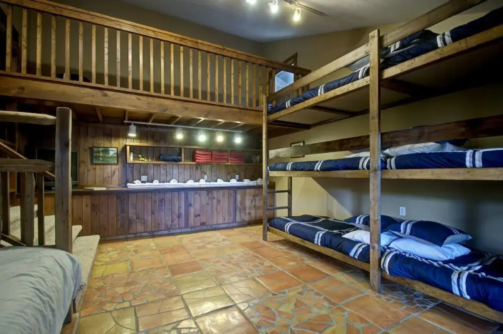 Bullhead Mountain Lodge - 8 Br Home