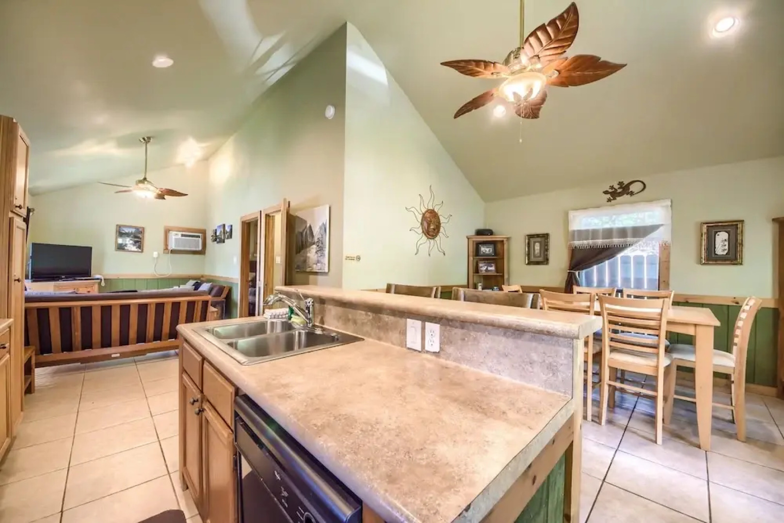 Lil Kahuna Rr 7465 1 Bedroom Home by RedAwning