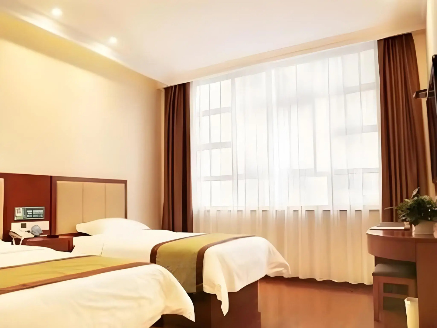 GreenTree Inn HanZhong Railway Station BeiYiHuan Road Express Hotel