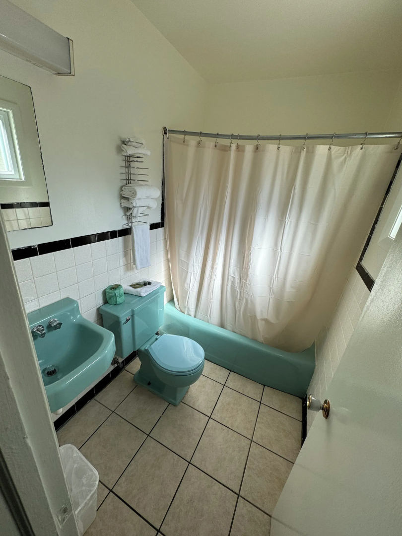 Acorn Motel
