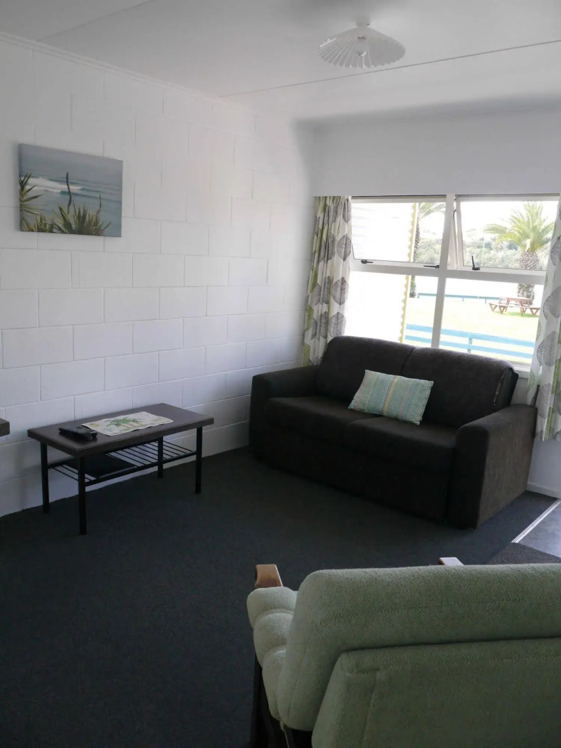 Raglan Palm Beach Motel