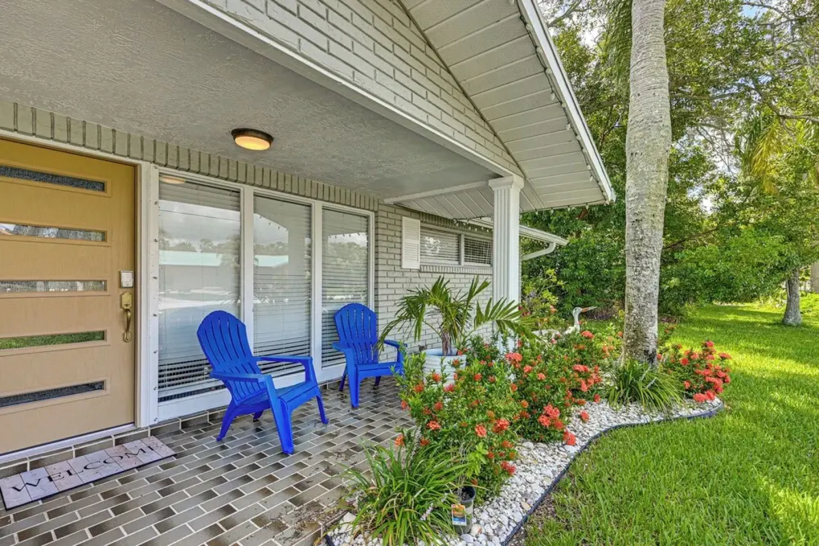 Swim, Fish & Relax: Port Richey Gem w/ Yard!