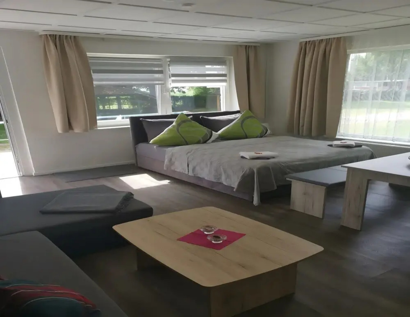 Lakeside Escape With Garden Fun