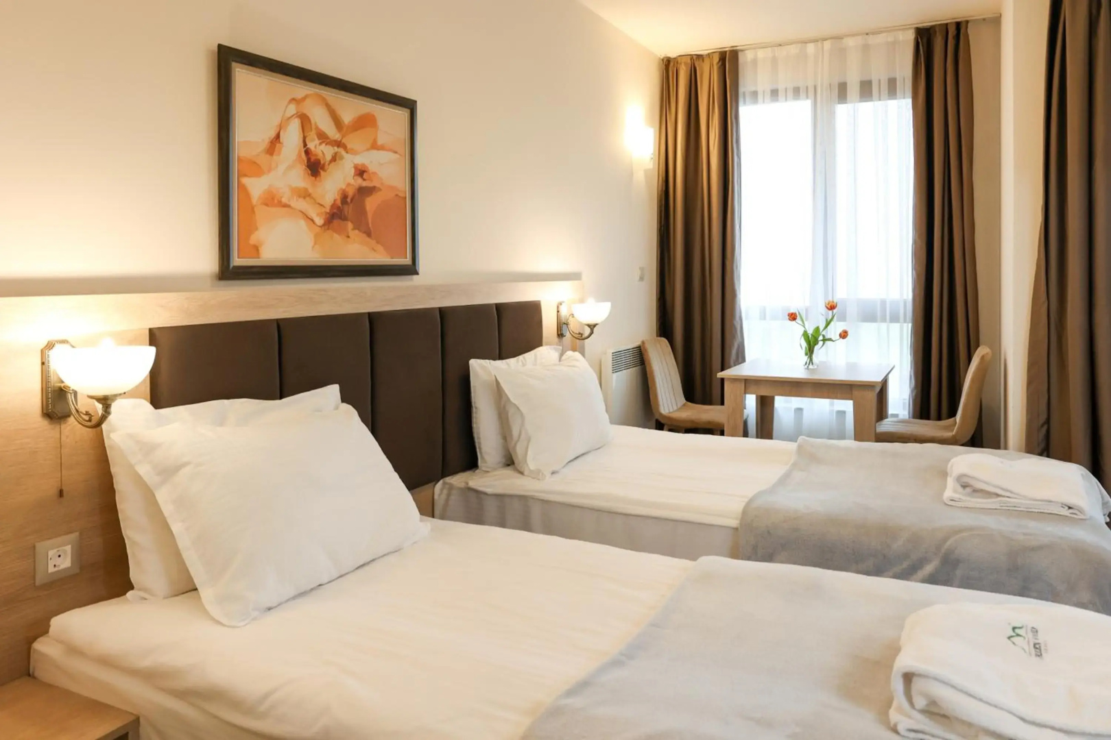 Green Wood Hotel