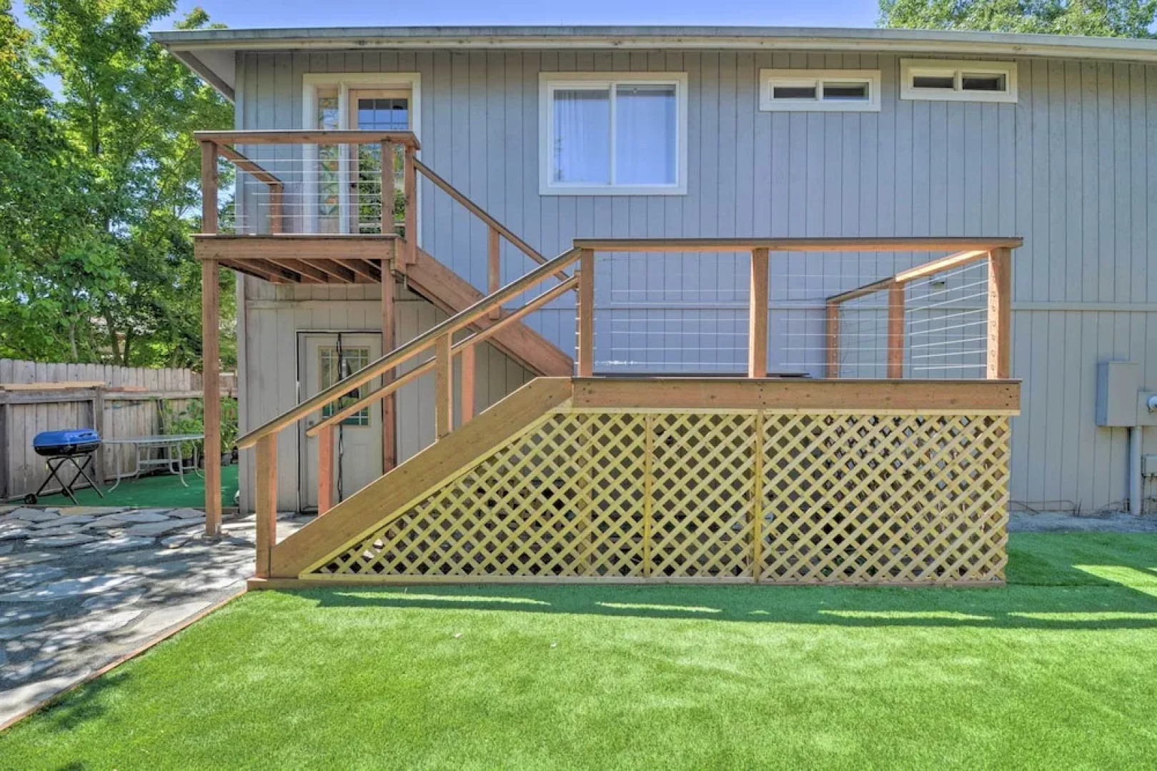 Close to Parks & Brews: Sunny Grants Pass Apt!