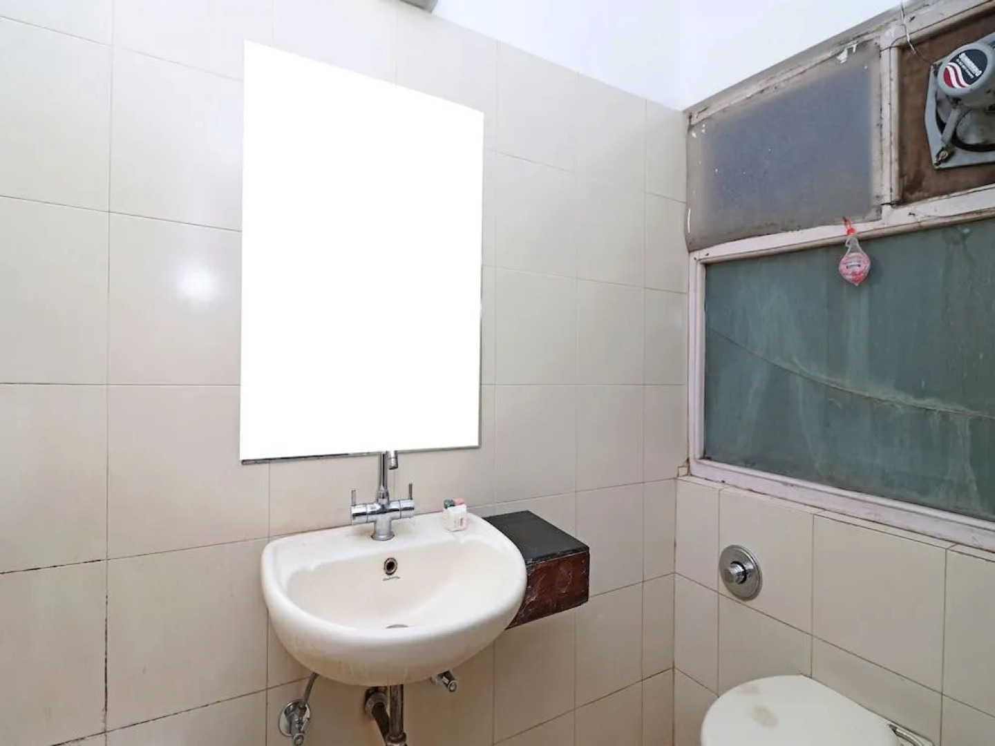 OYO 13161 King's Palace