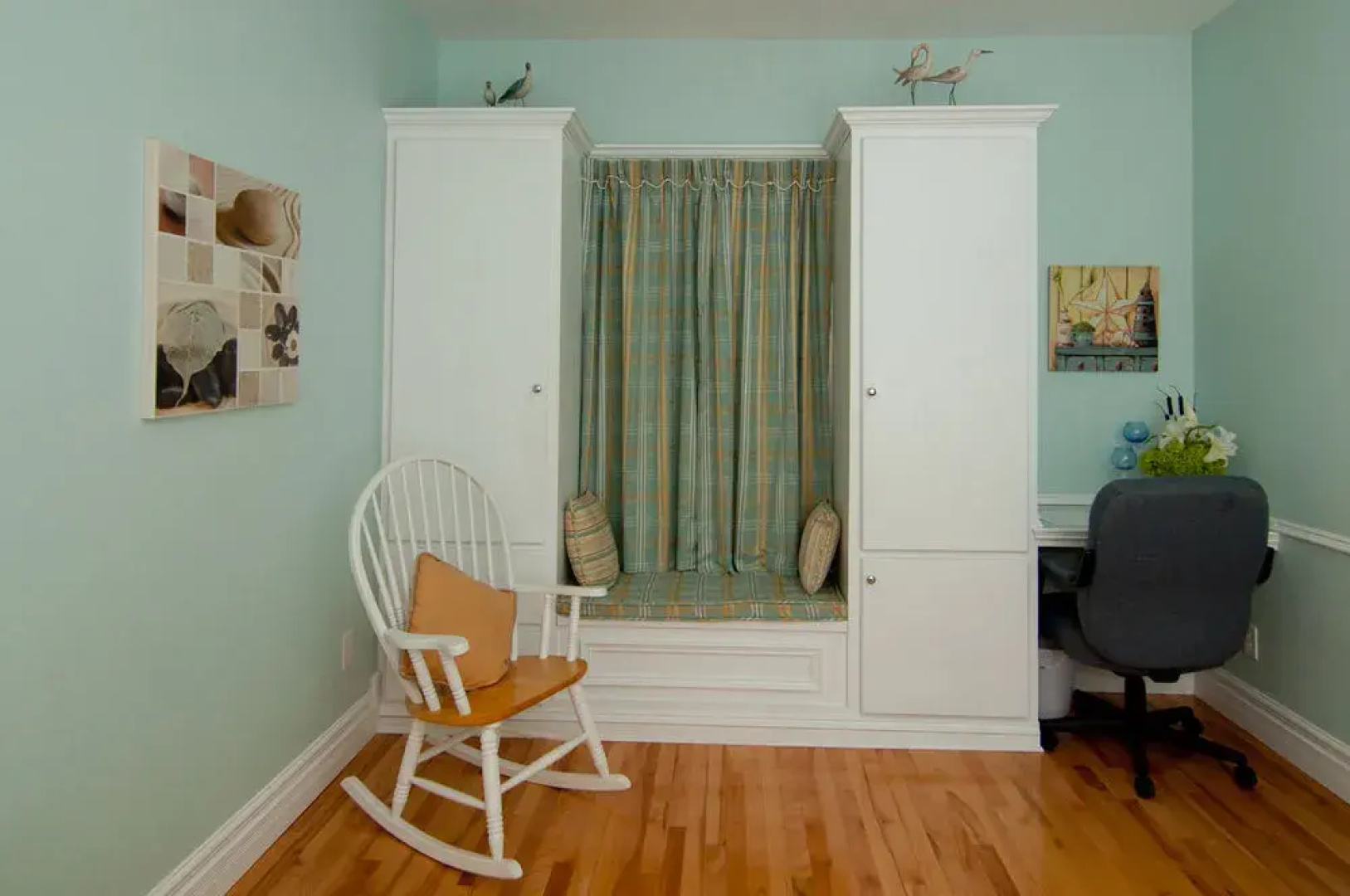 Shamrock Suites