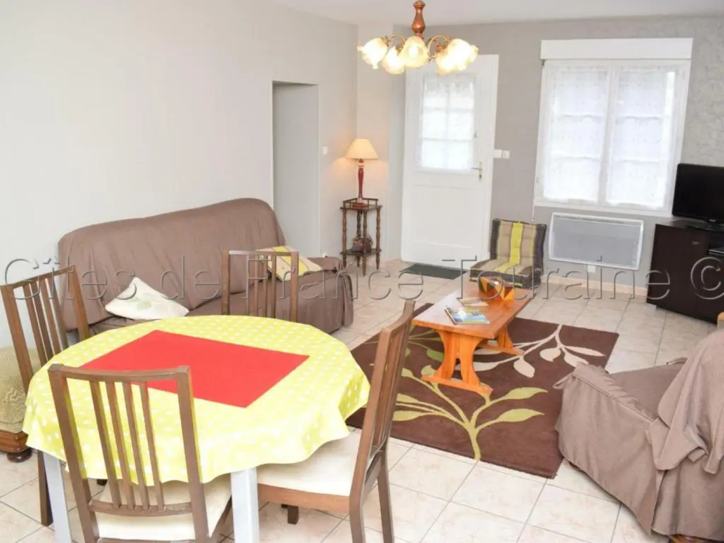 Gîte La Tour-Saint-Gelin, 3 pièces, 5 personnes - FR-1-381-434