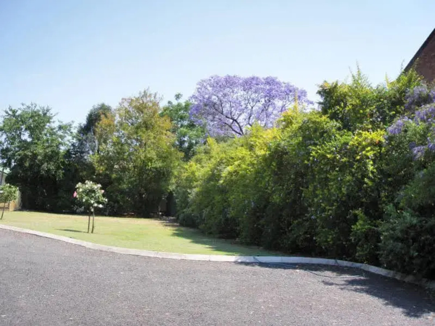 Riverland Motor Inn & River's Restaurant