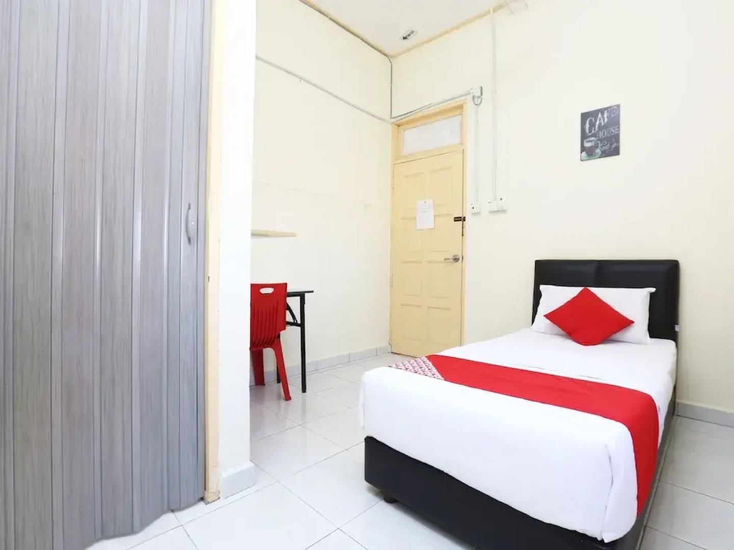 Hotel Pelangi Marang by OYO Rooms