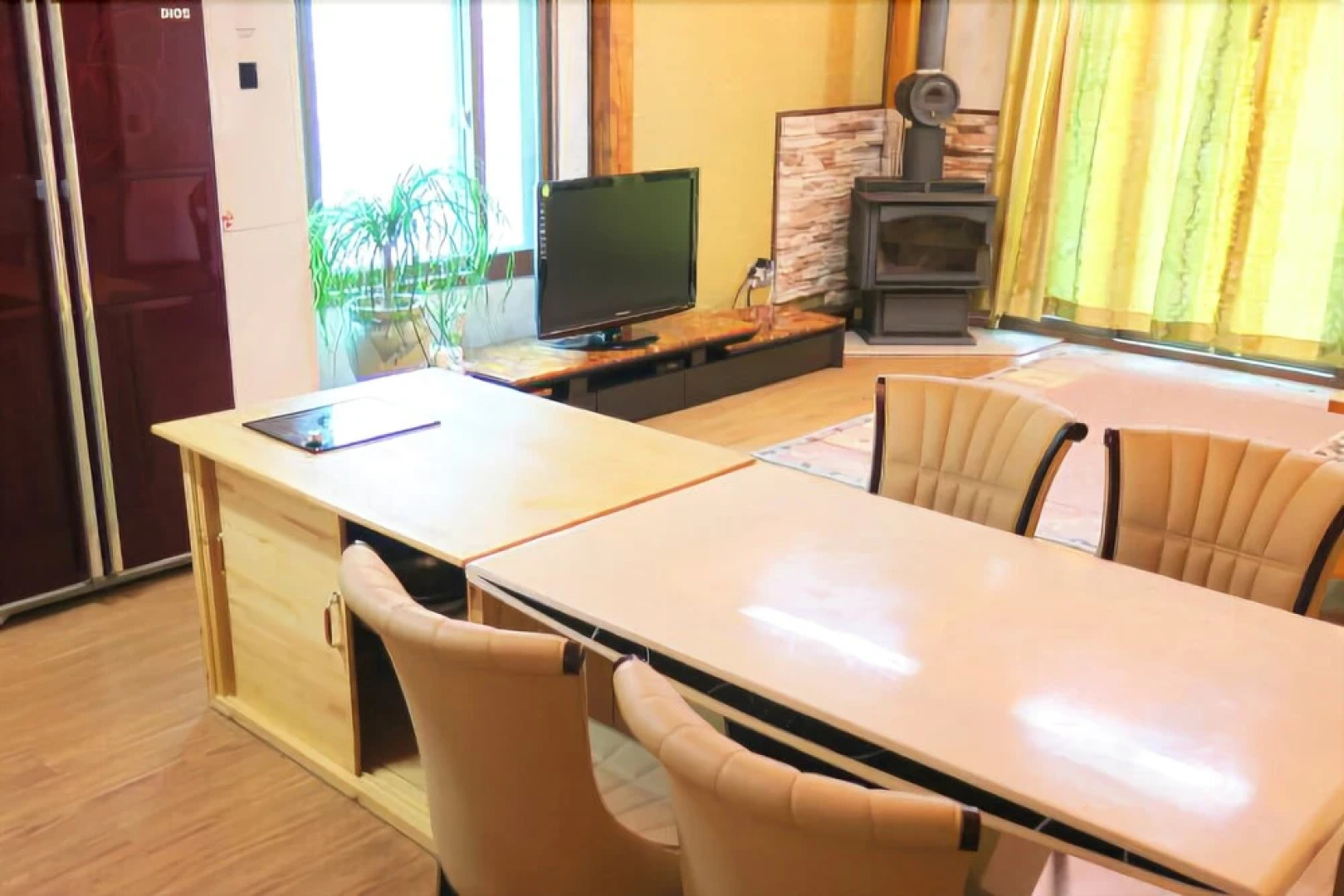 Danyang Geumsusan Log Pension