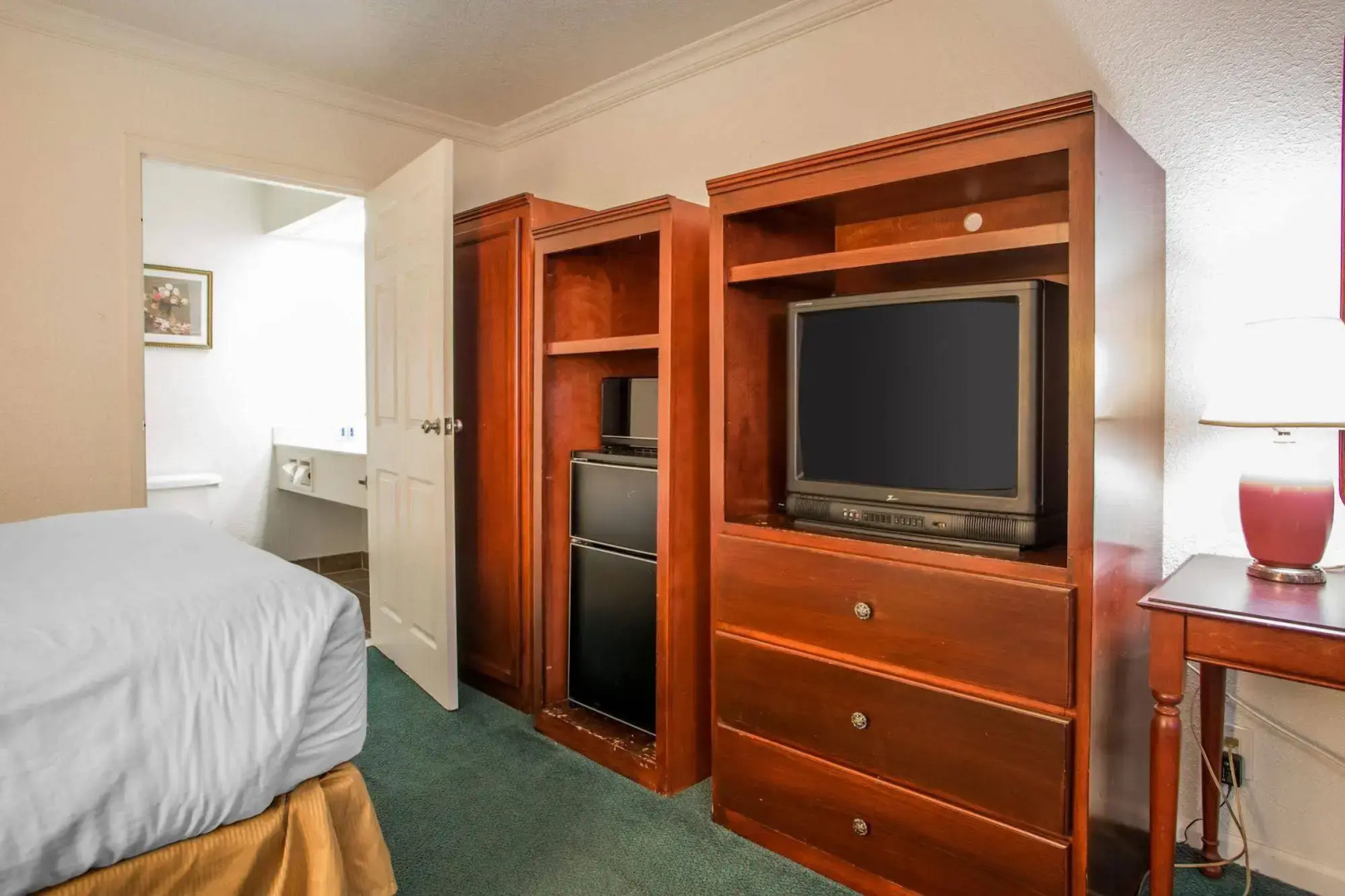 HomeTowne Studios By Red Roof Egg Harbor–Atlantic City Airport