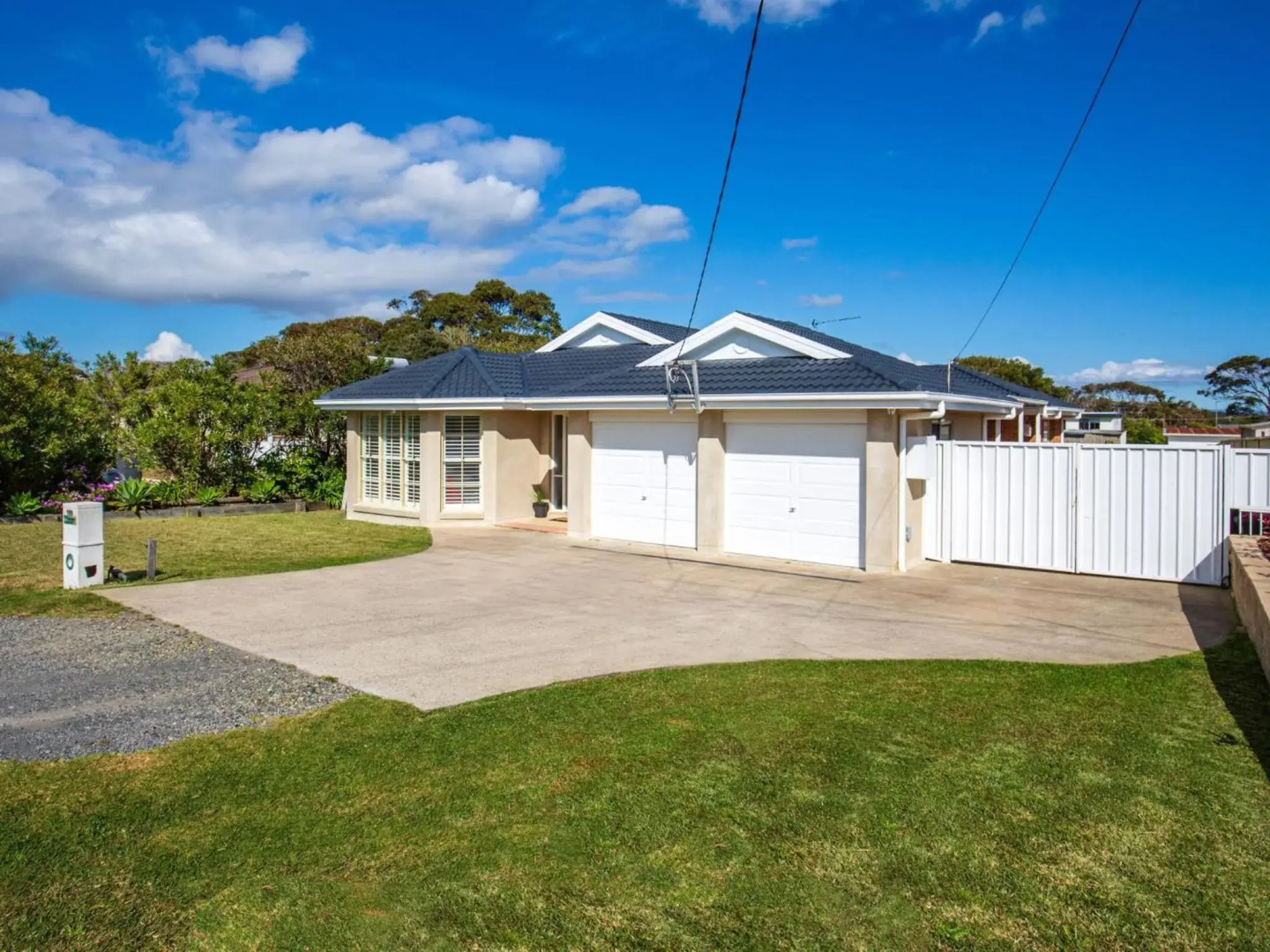 Coastaway I Pet Friendly I 3 Min Walk to Beach