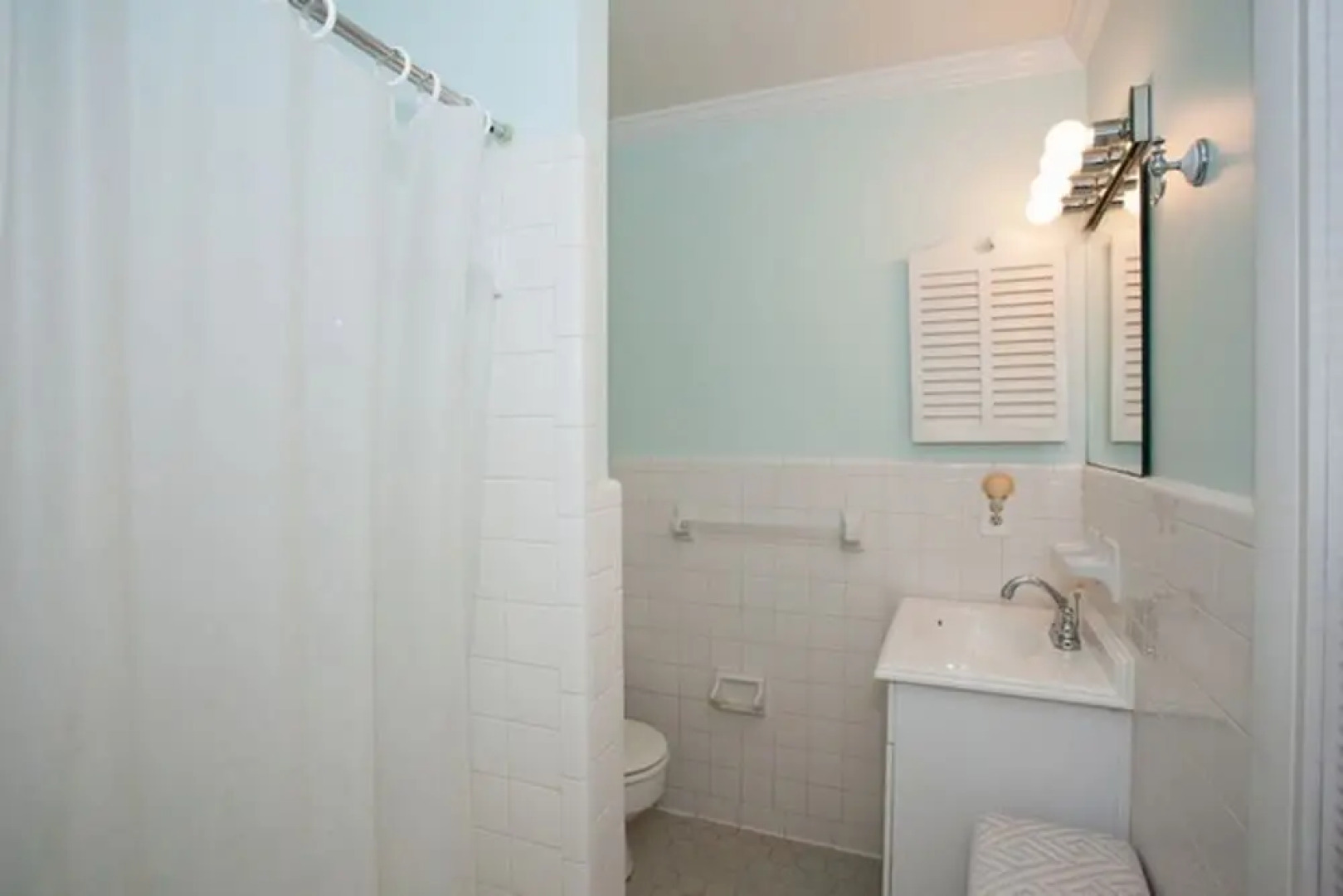 Hollybourne II by Jekyll Realty