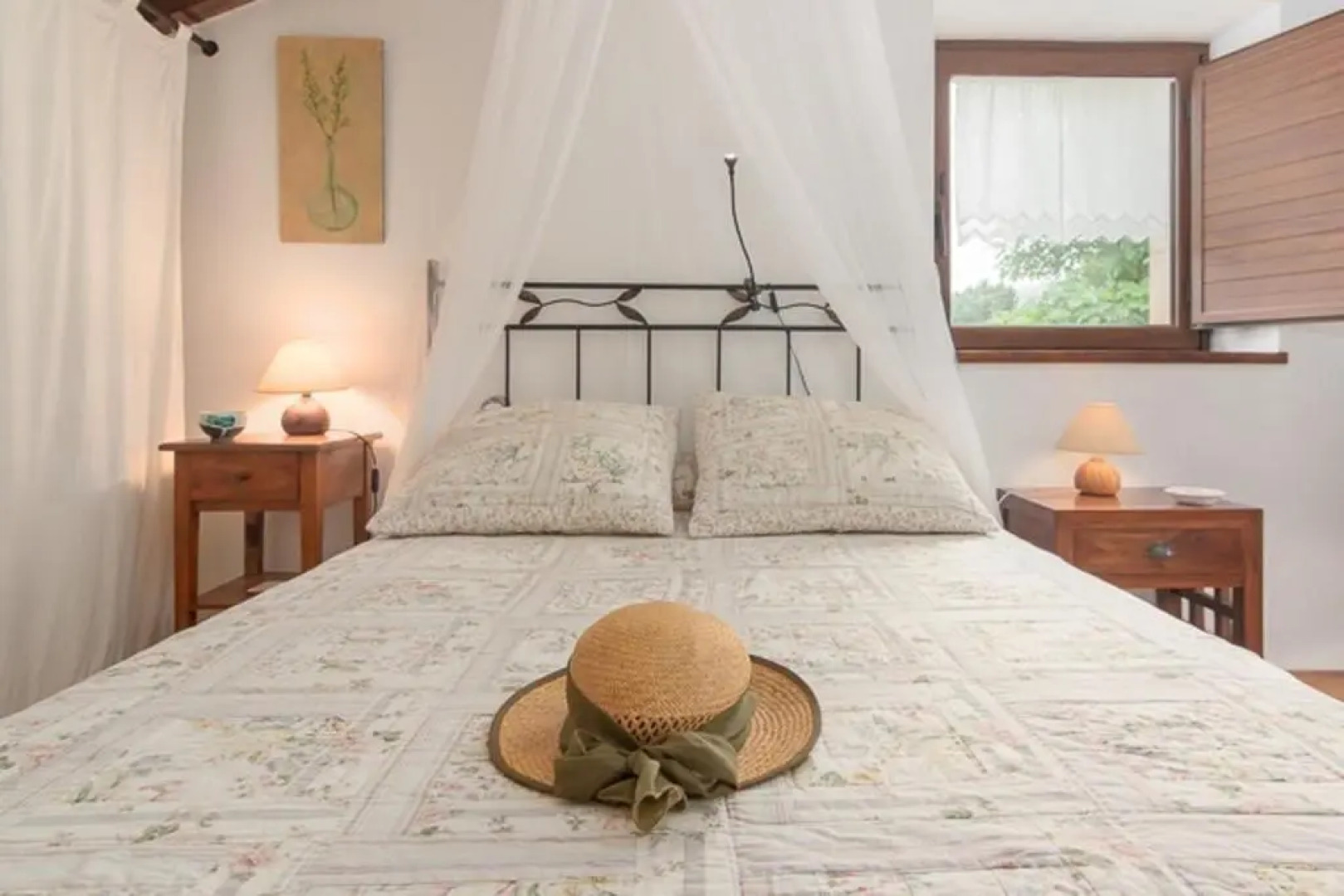 House with 3 bedrooms in Cantabria with wonderful lake view enclosed garden and WiFi 11 km from the beach