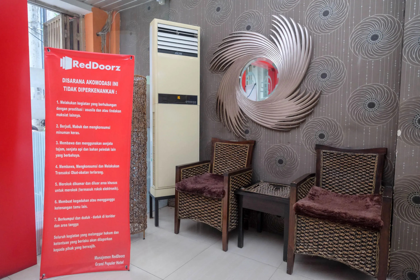 RedDoorz Plus @ Grand Populer Hotel