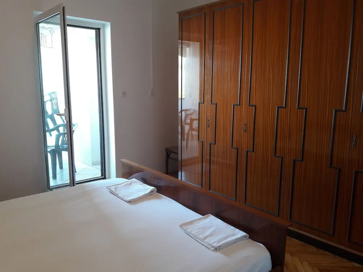 Apartments Metajna X