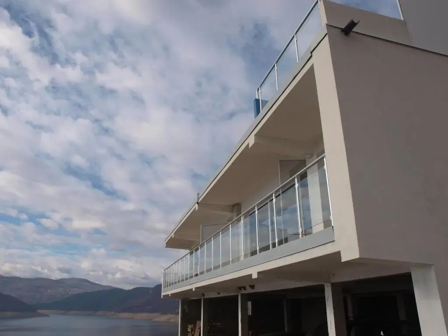 Lakeview-Estate ApartHotel