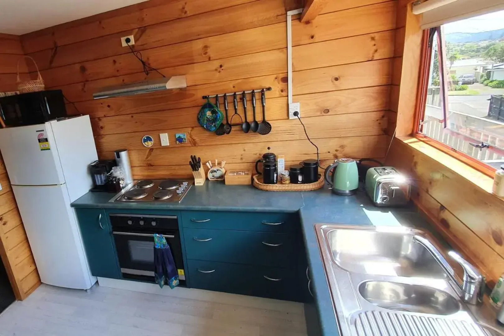 Pohutukawa Lodge By Orewa Beach