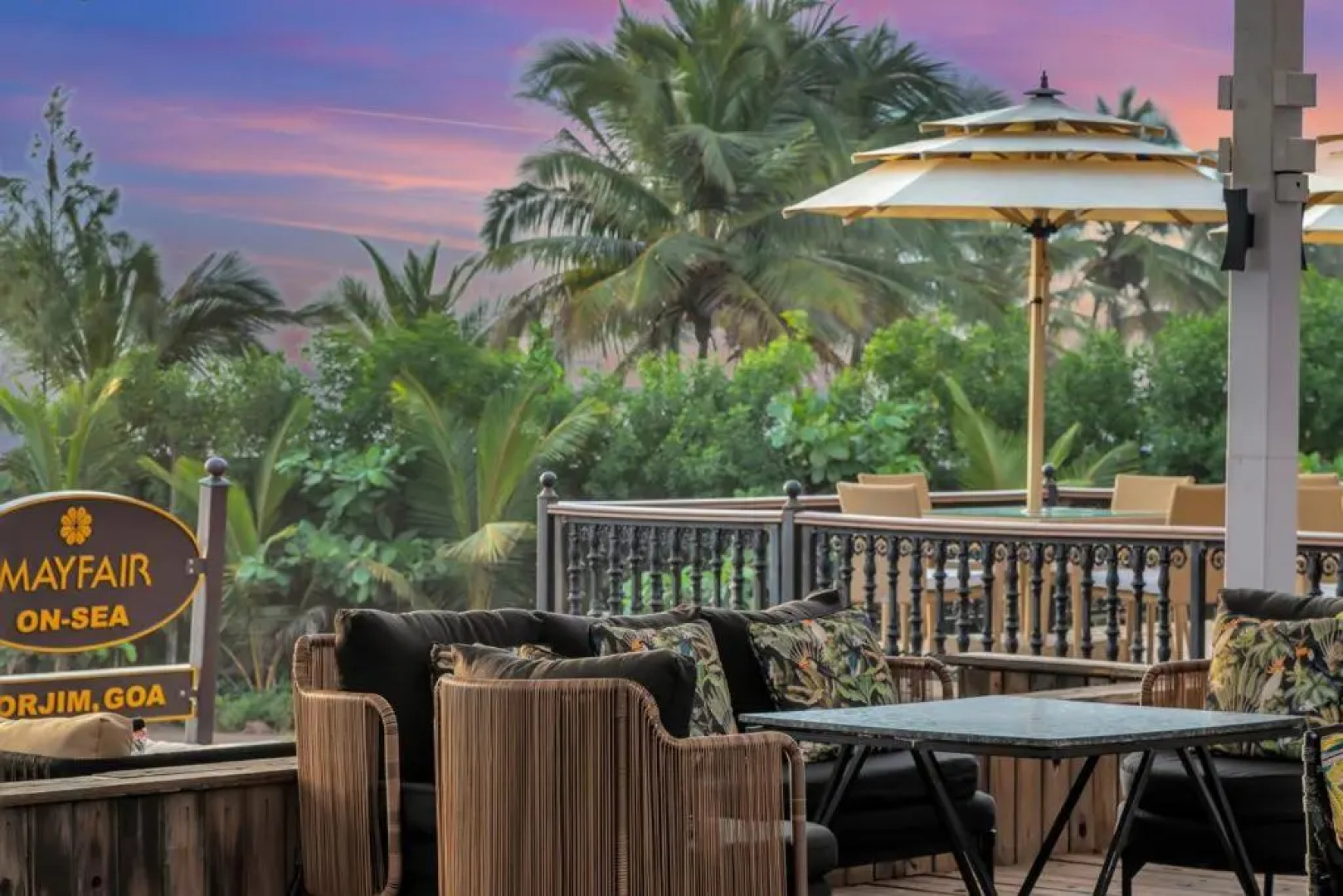 Mayfair On Sea, Morjim Beach