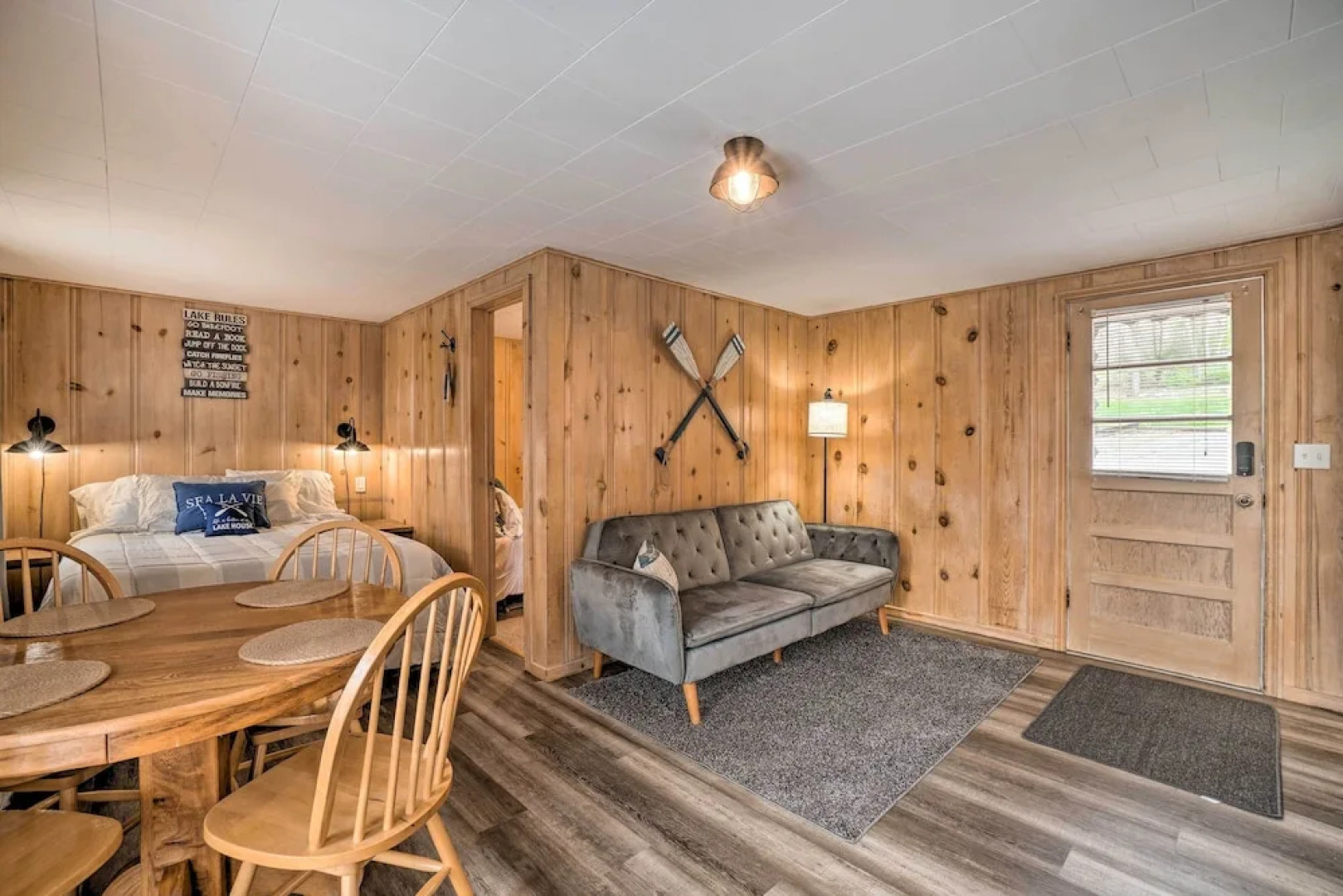 Quaint Table Rock Lake Hideout w/ Pool Access