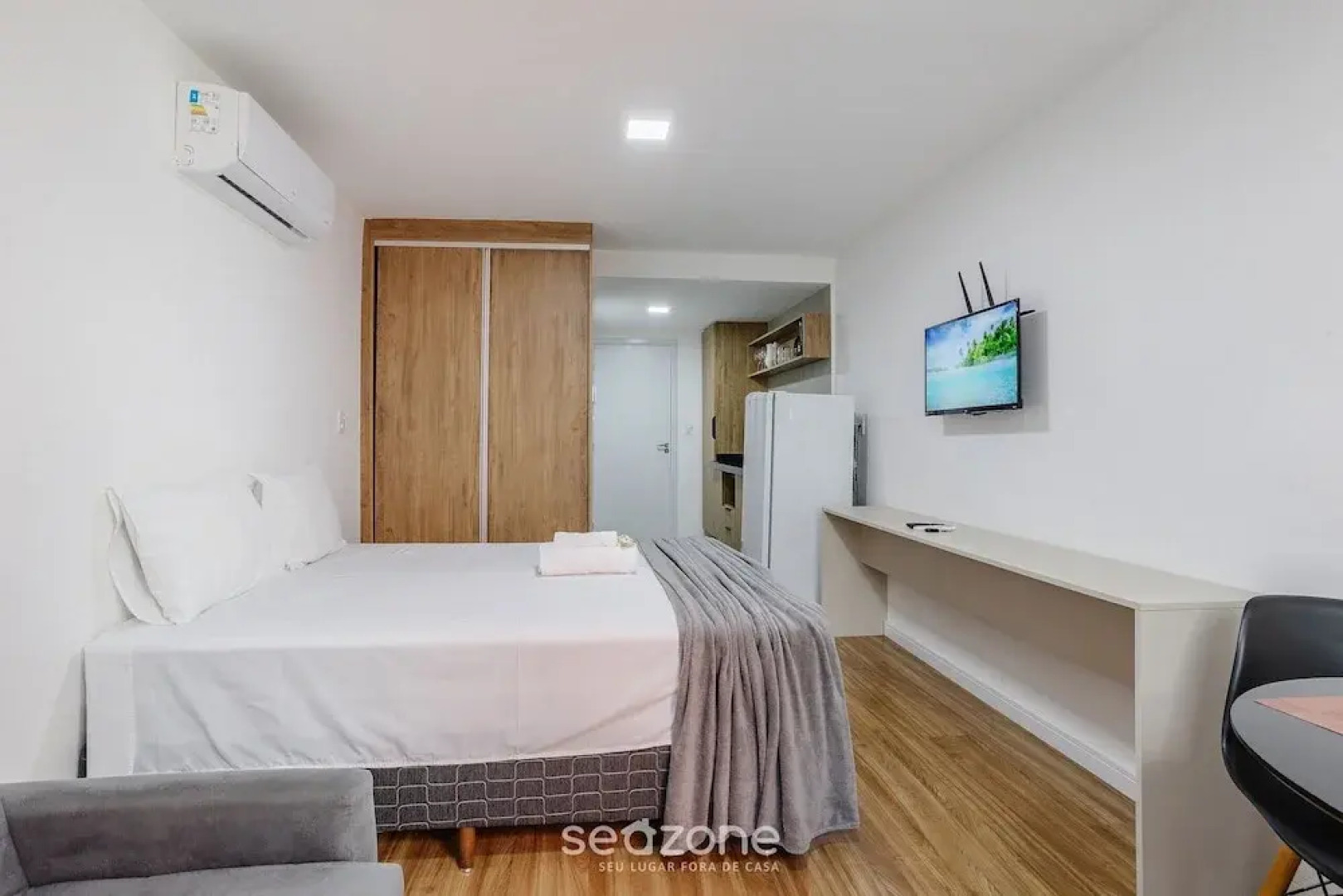 Modern Studio Near Downtown Pgo301