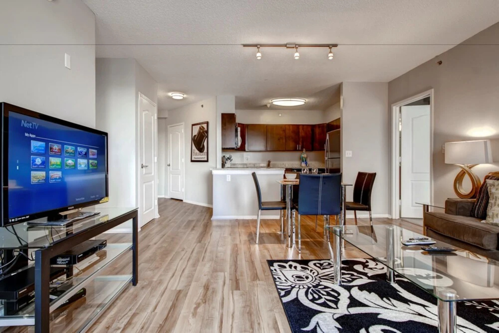 Global Luxury Suites in White Plains