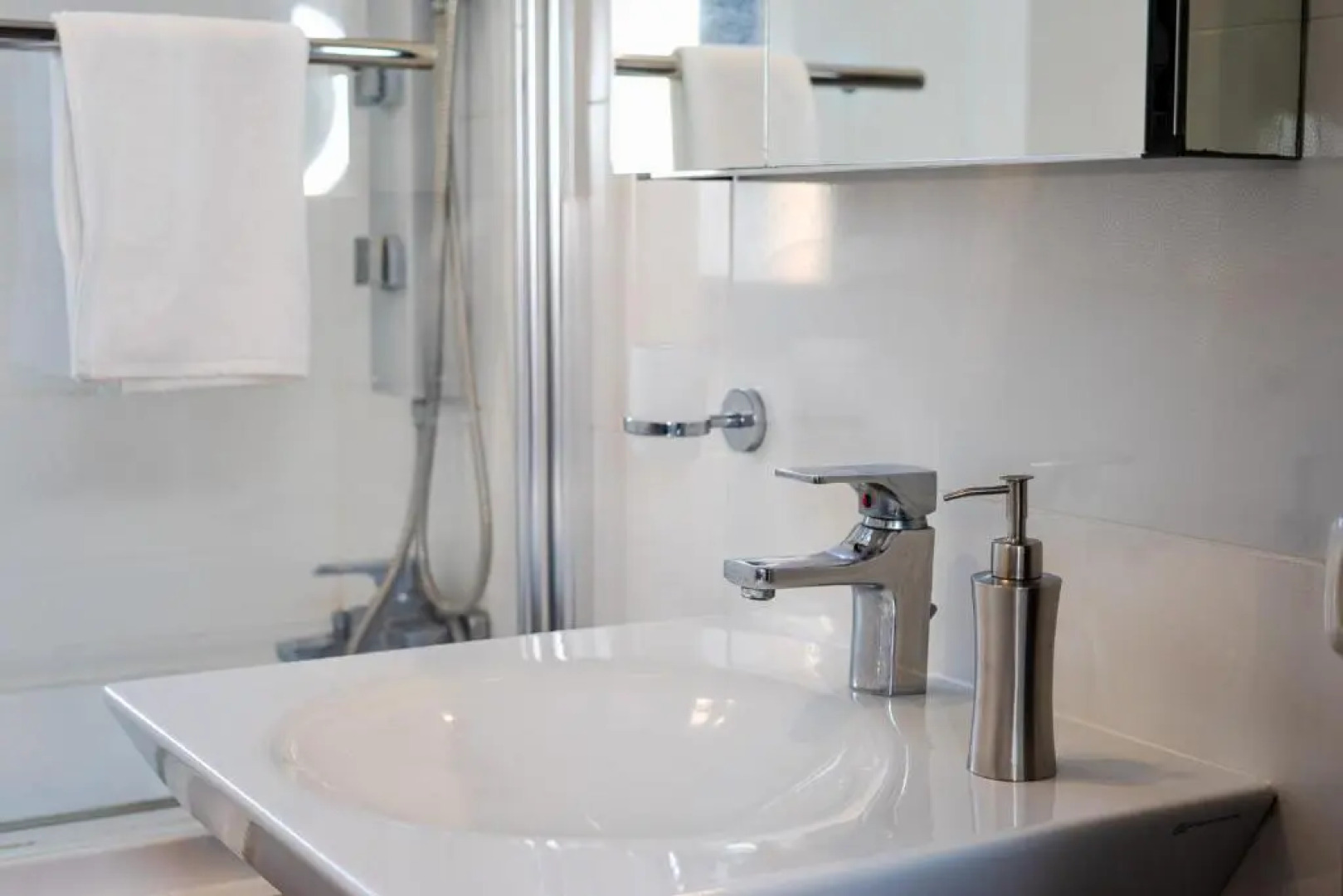 Luxury Apartment with Private Parking