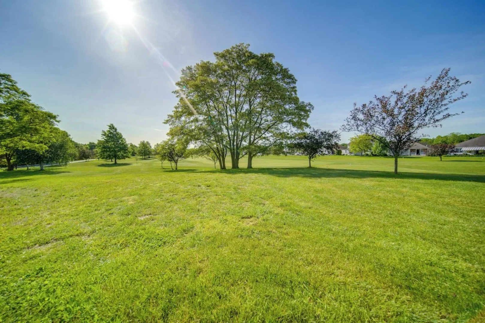 Golf Course View: Centrally Located Condo in Erie
