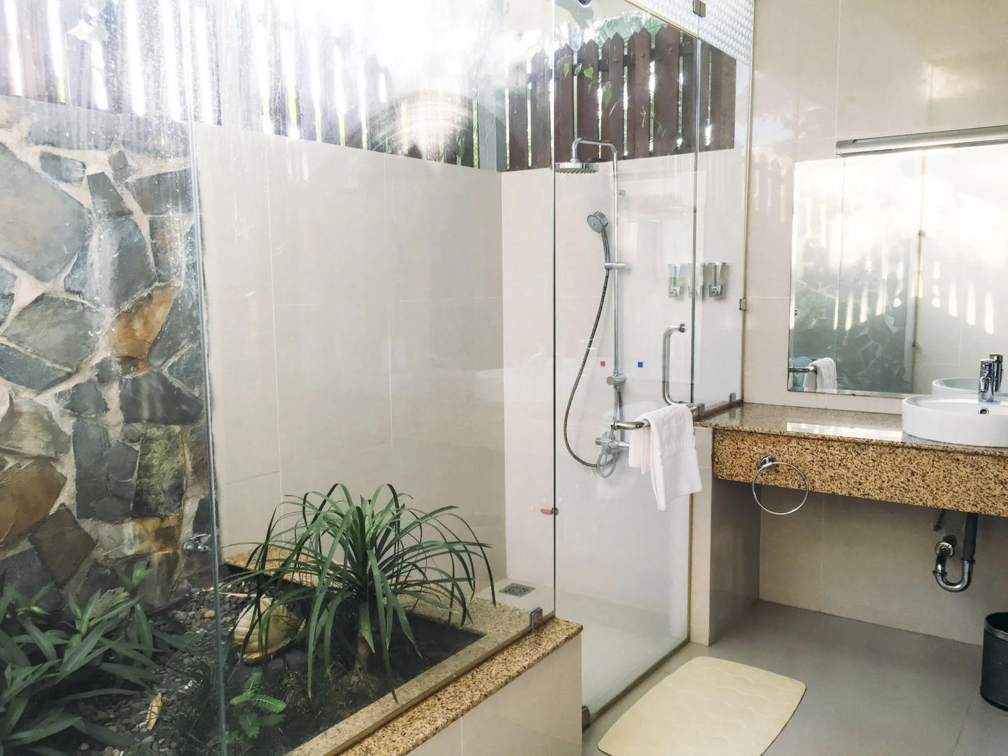 Carmelina Beach Resort