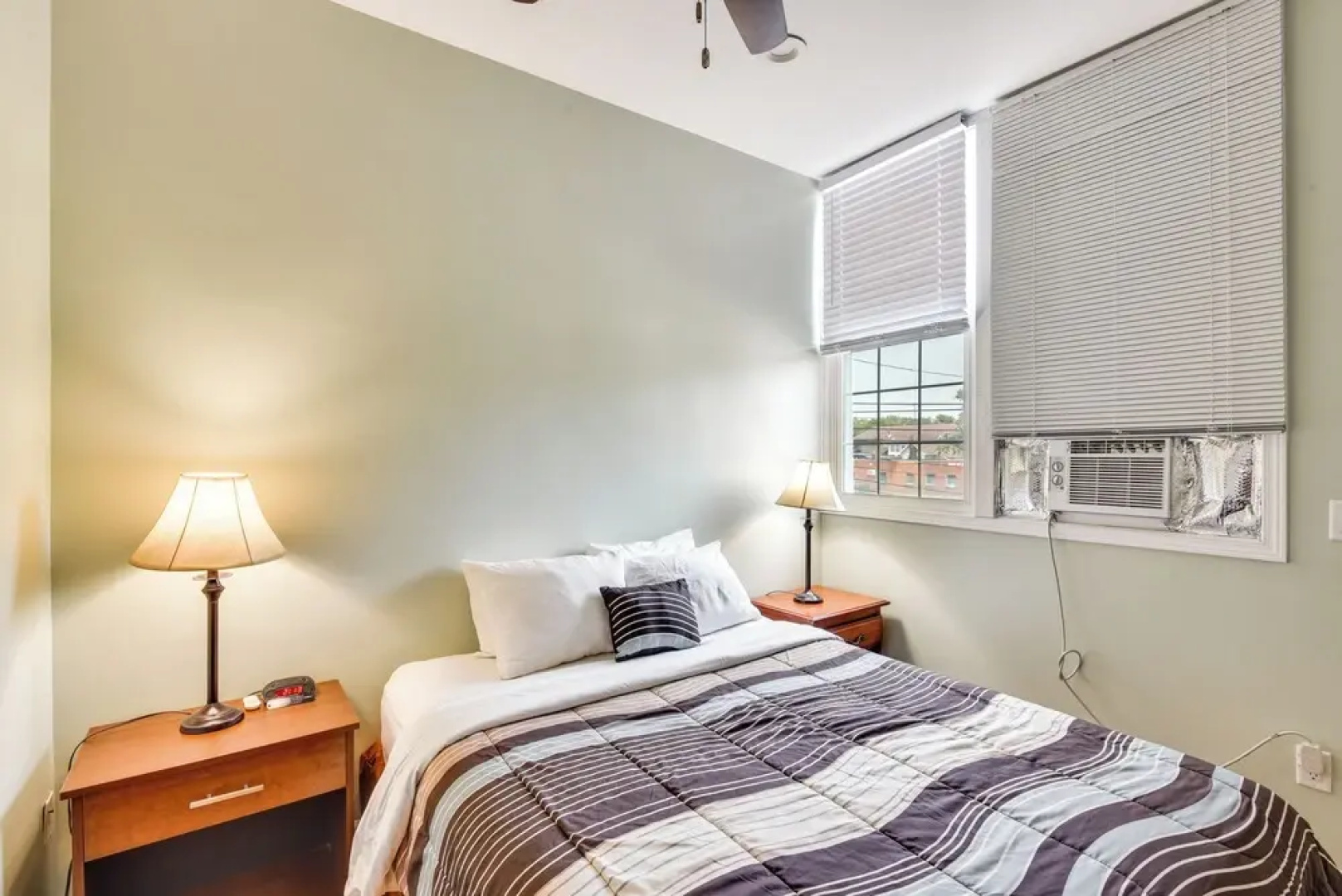 Cozy Couples Getaway < 2 Mi to Lake Michigan!