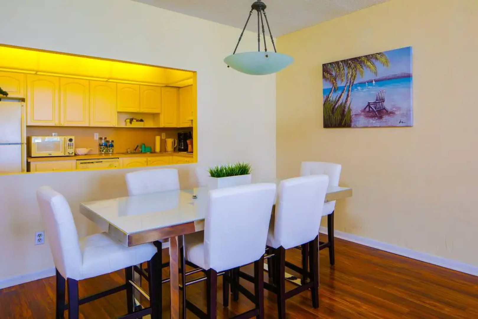 Lovely 3 BR unit by the beach- remodeled-STR-00604