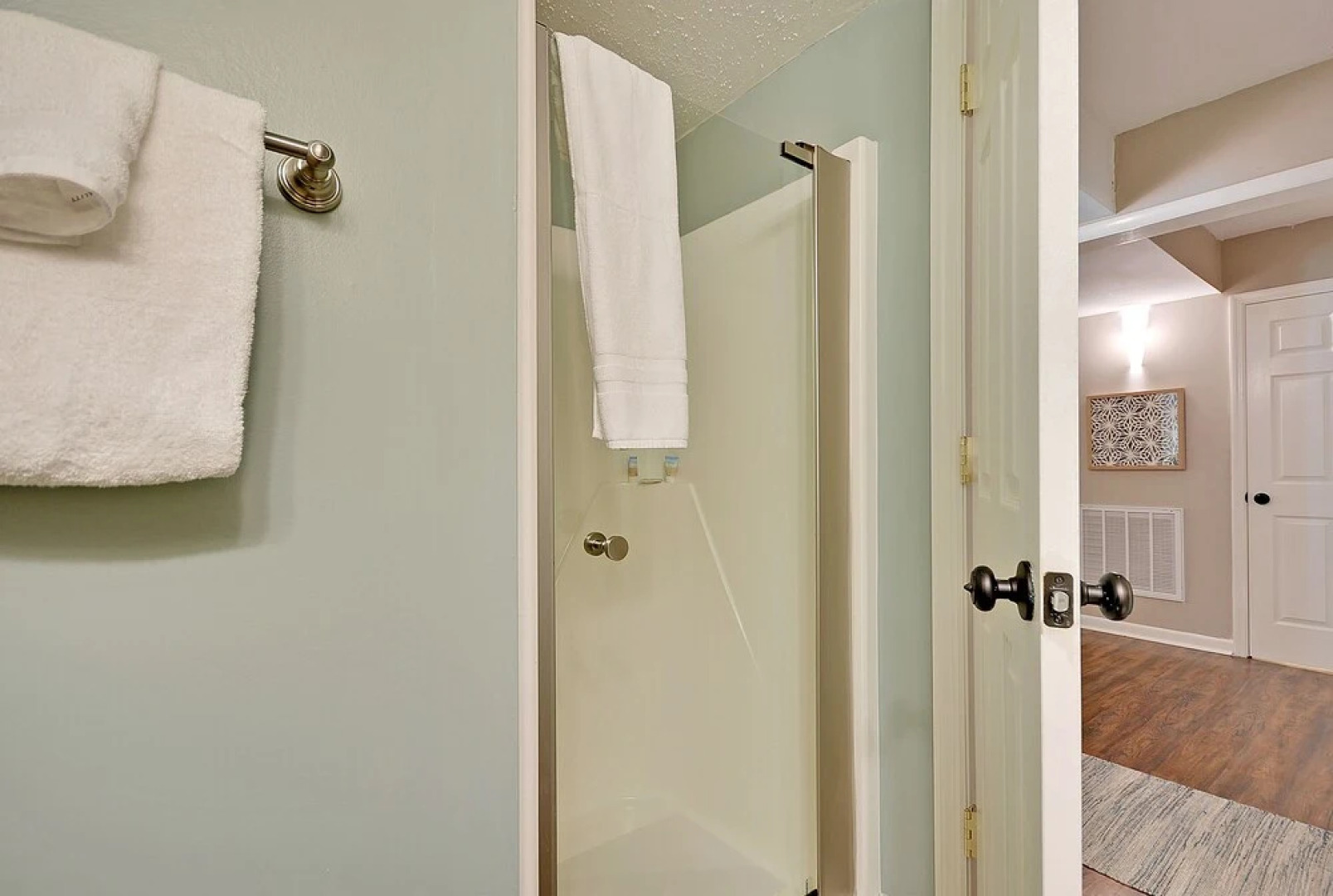 Coastal Chic Villa 2 Bedrooms 2 Bathrooms Villa