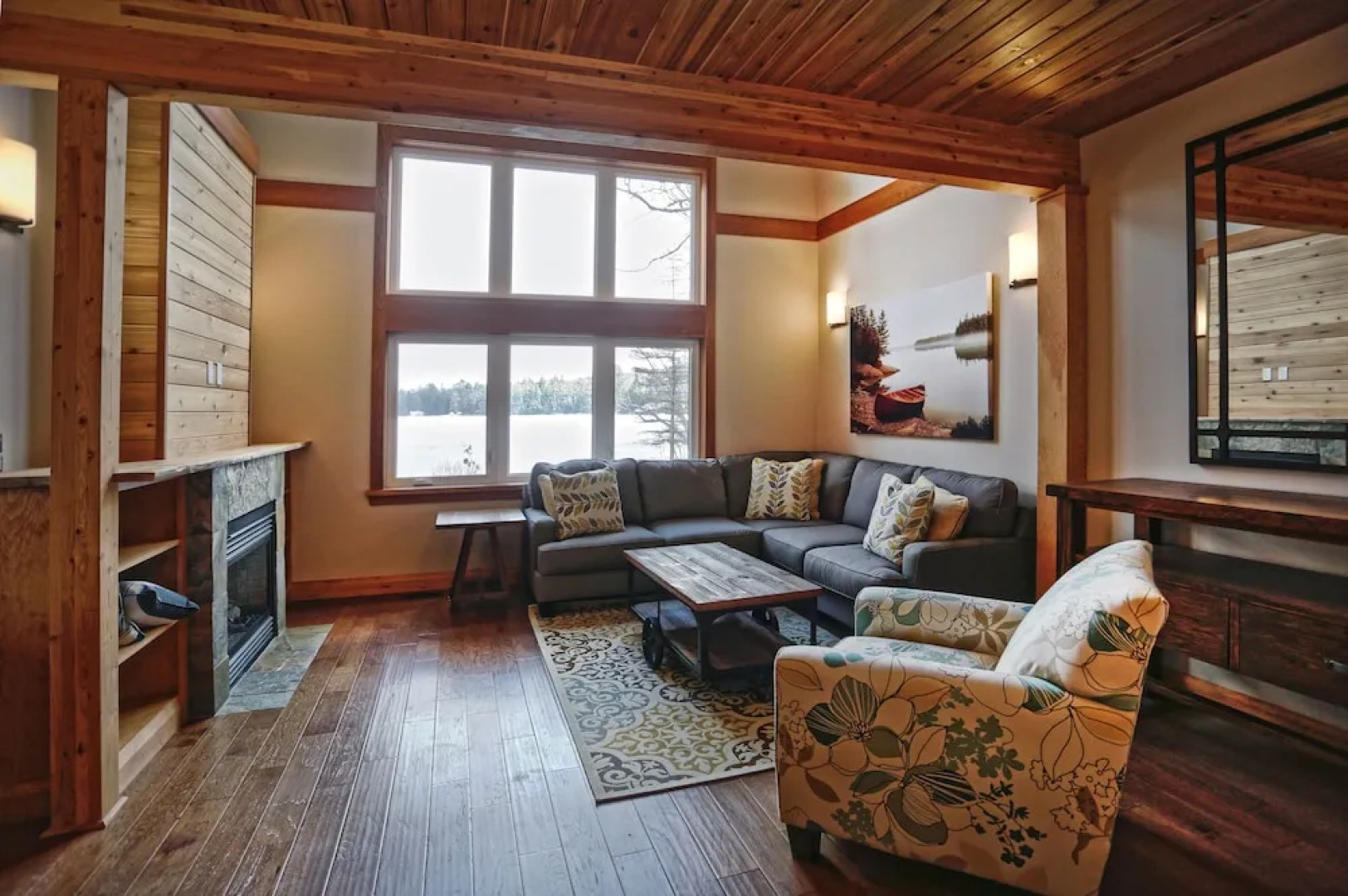 Lakefront Cottage with Stunning Lakeview