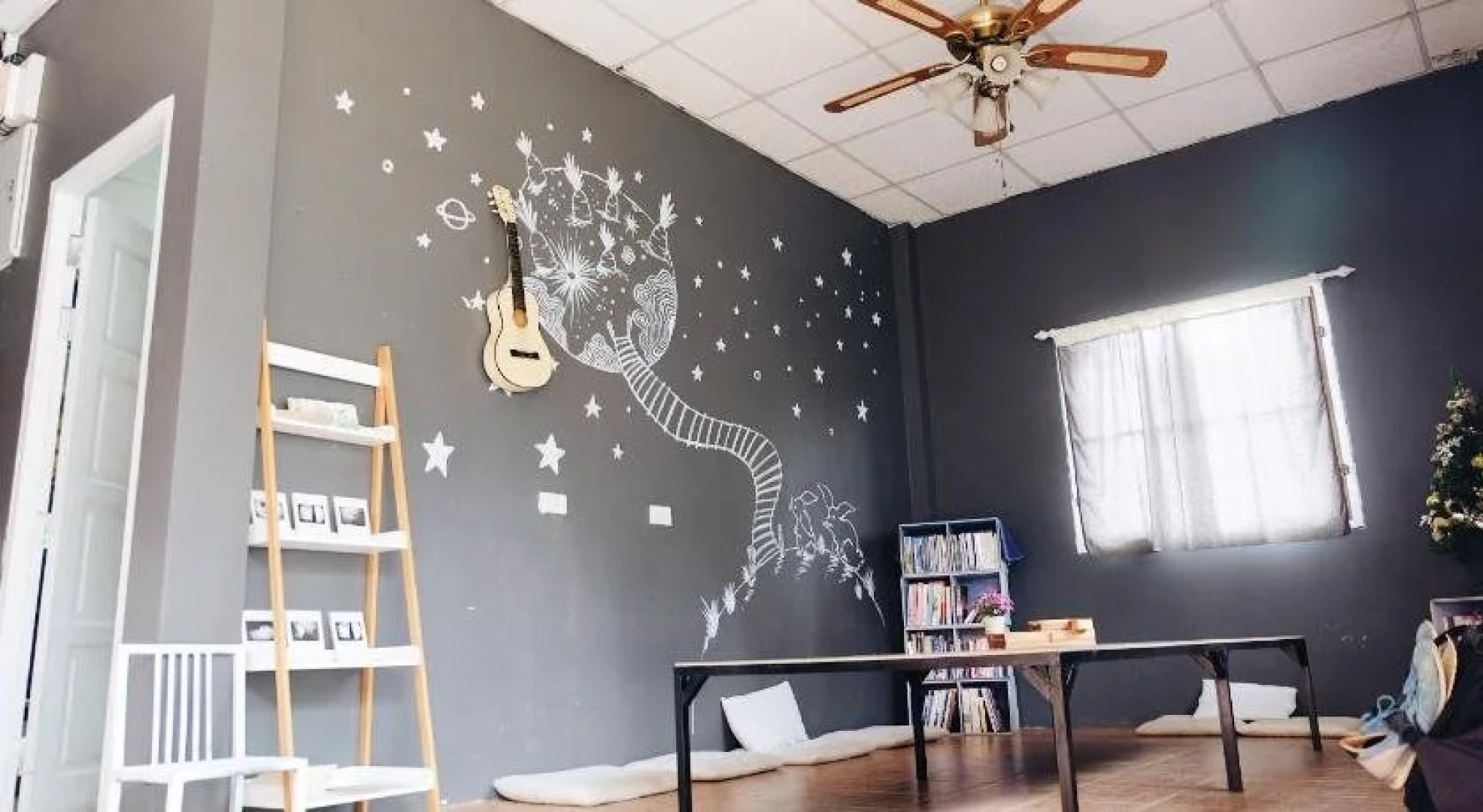 Carrot On The Moon Hostel