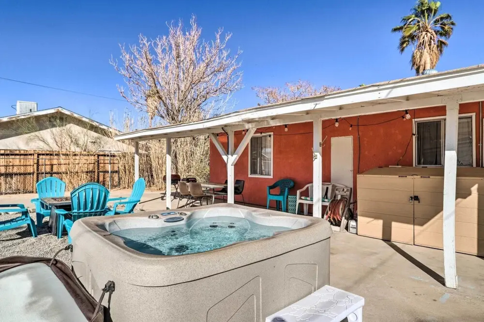 Cali Desert Oasis w/ Hot Tub + Mtn Views!