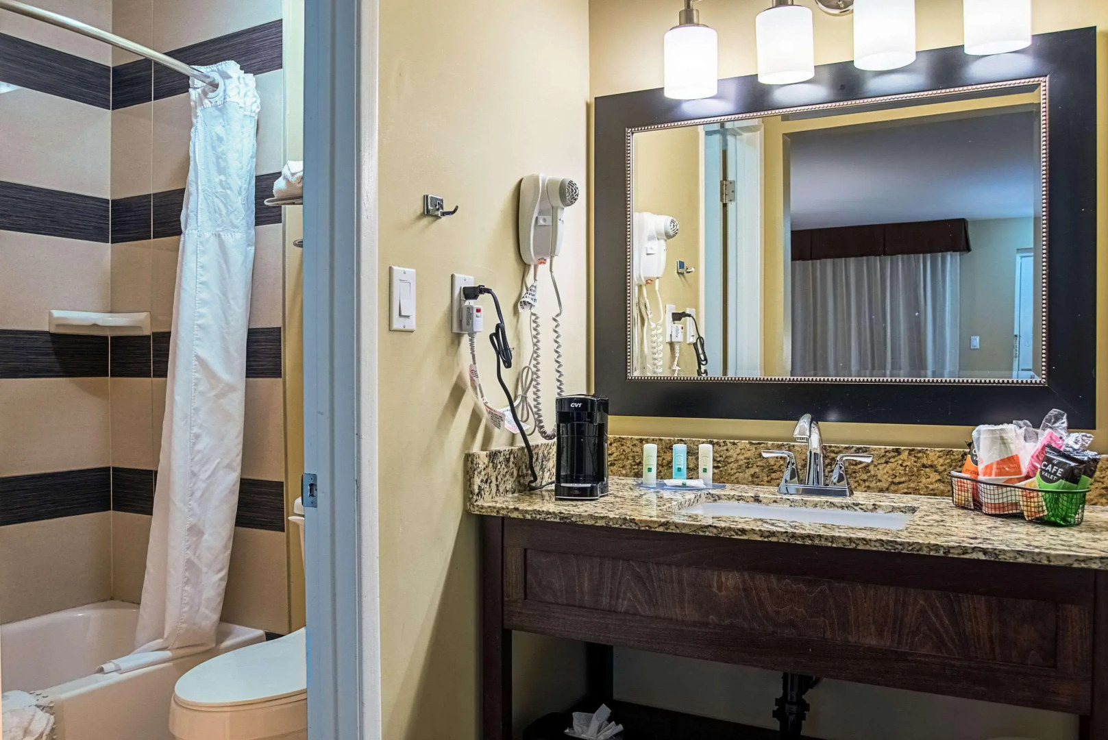 Quality Inn & Suites Phoenix NW - Sun City
