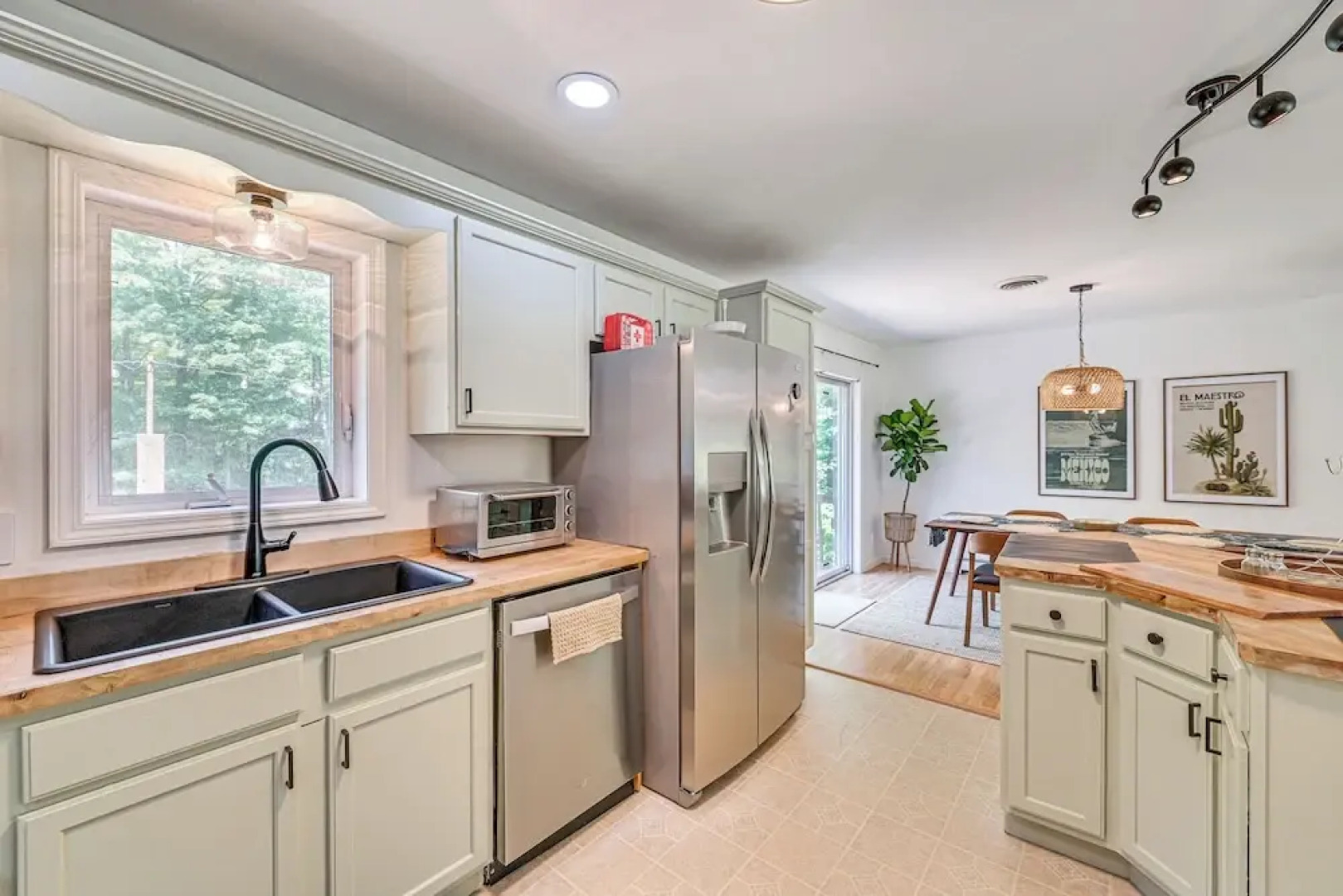 Family-friendly Saugerties Home w/ Hot Tub & Games