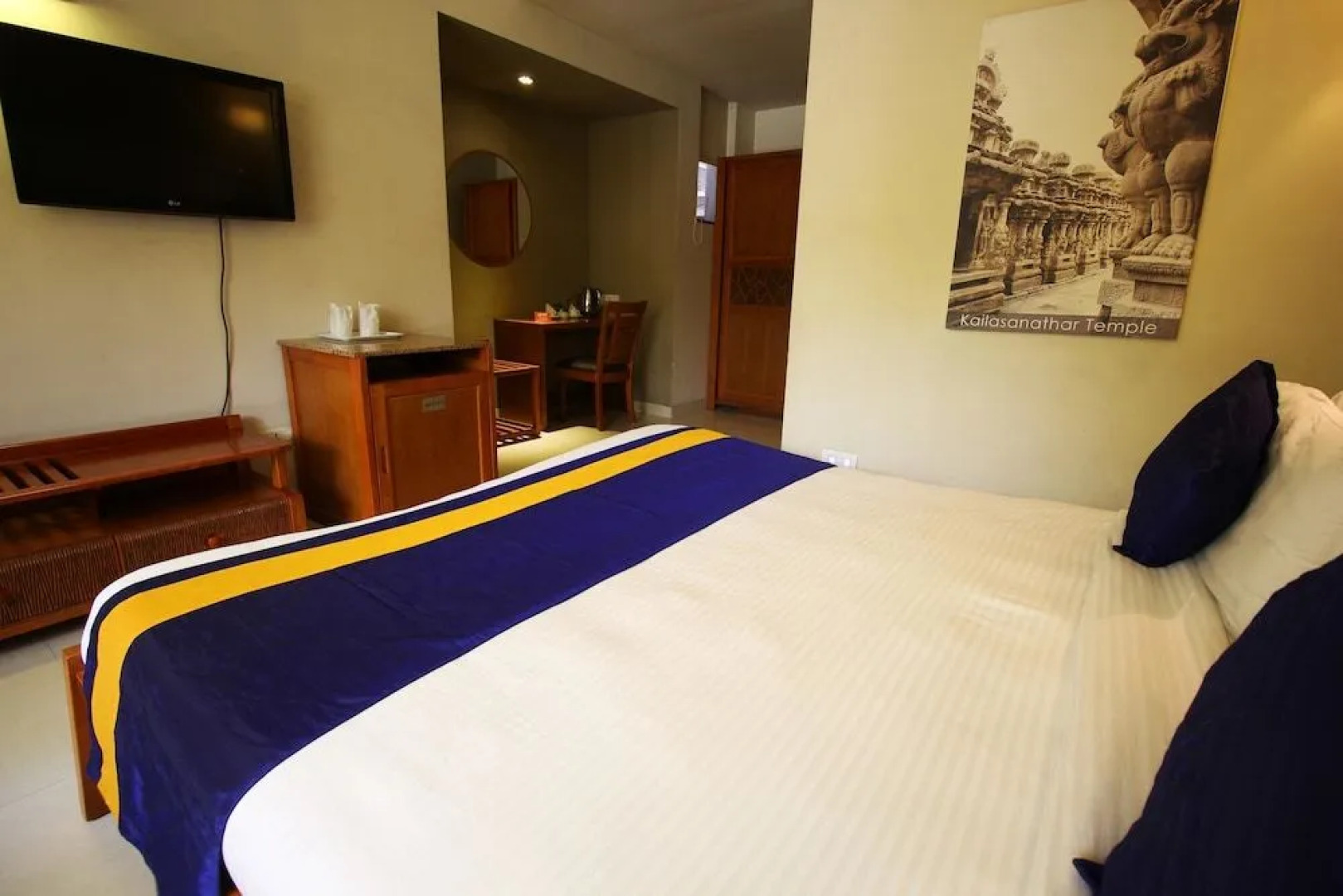 OYO 1968 Hotel Krishna Park Resort