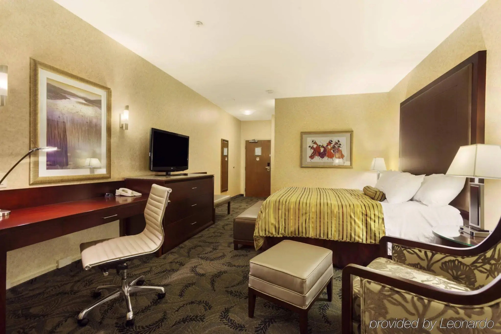 Poco Inn and Suites Hotel & Conference Centre